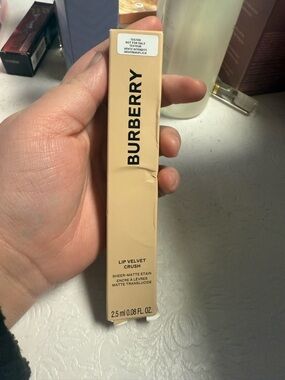 Burberry lip velvet crush